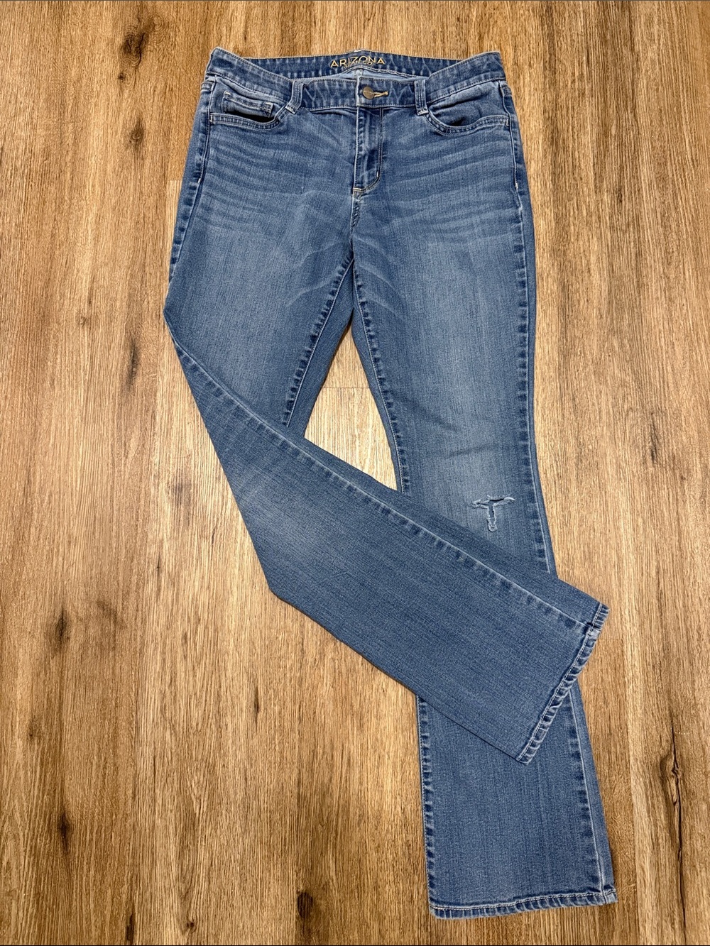 Arizona Jean Company Straight Leg Jeans in Blue Wash